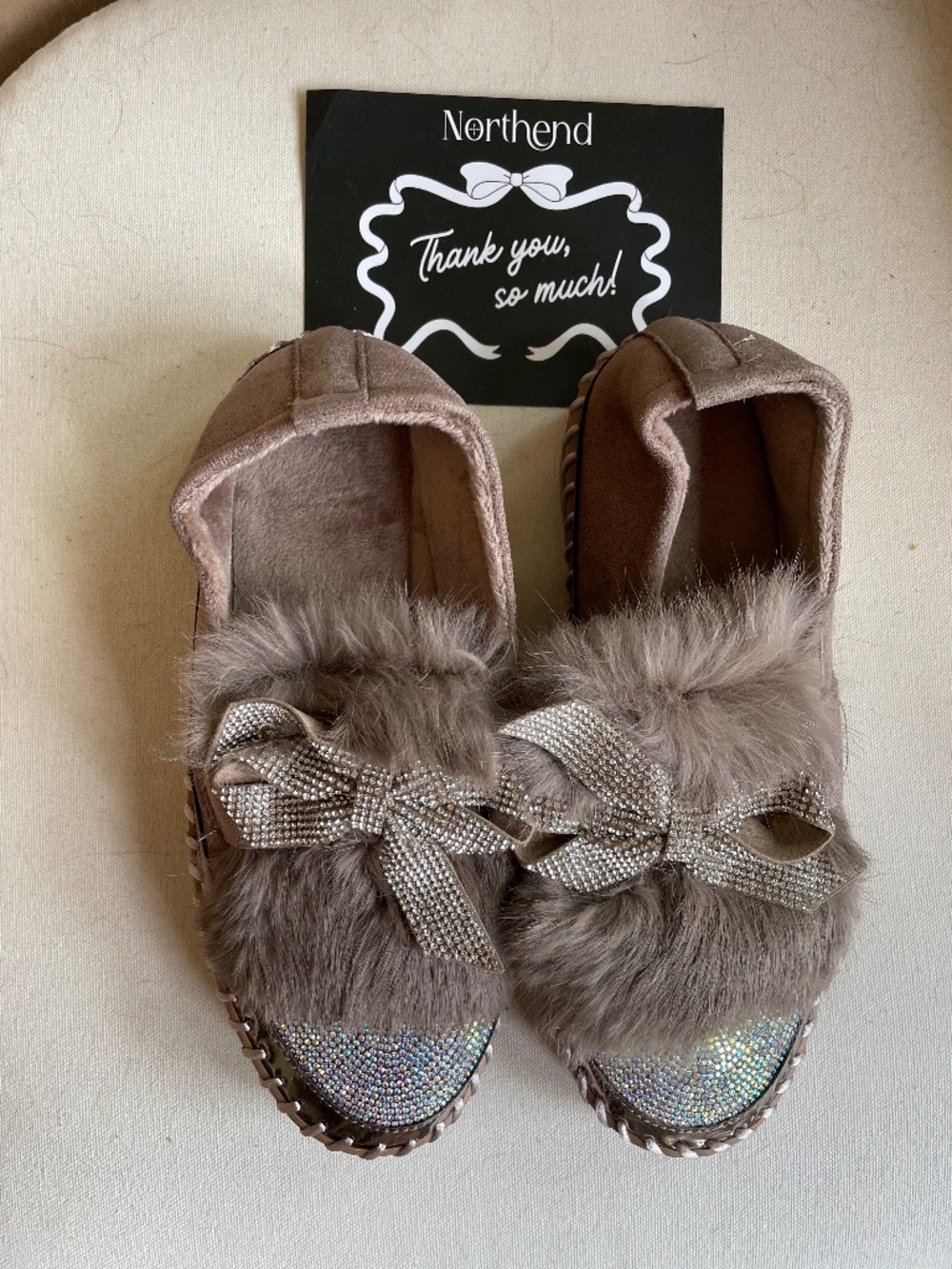 NWOT: Northend Women's Faux Fur and Glitter Slippers  - Soft and Comfortable!